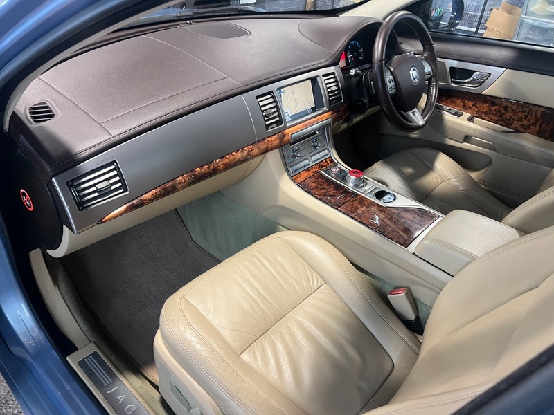Used Jaguar XF 2009 for sale - 77342398: Photo 14