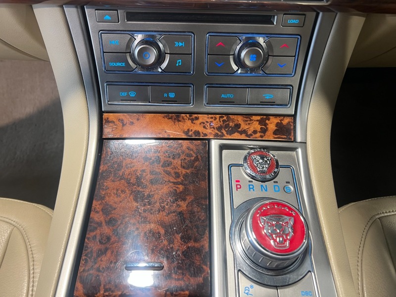 Used Jaguar XF 2009 for sale - 77342398: Photo 18