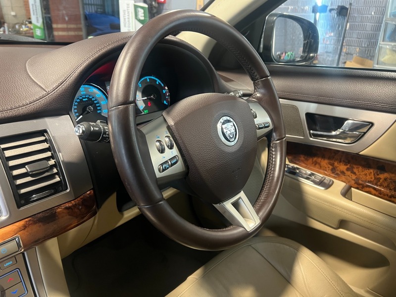 Used Jaguar XF 2009 for sale - 77342398: Photo 19