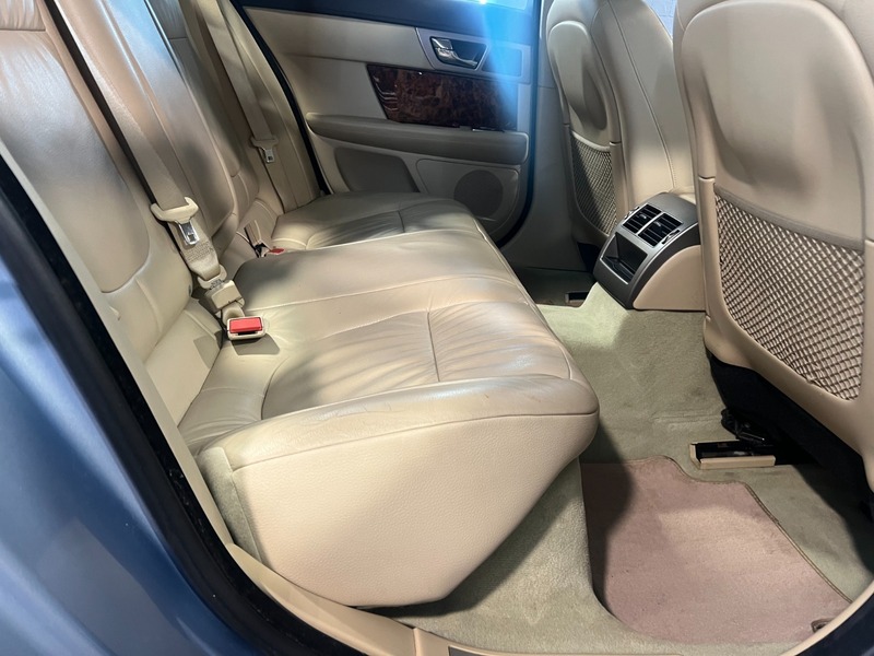 Used Jaguar XF 2009 for sale - 77342398: Photo 28