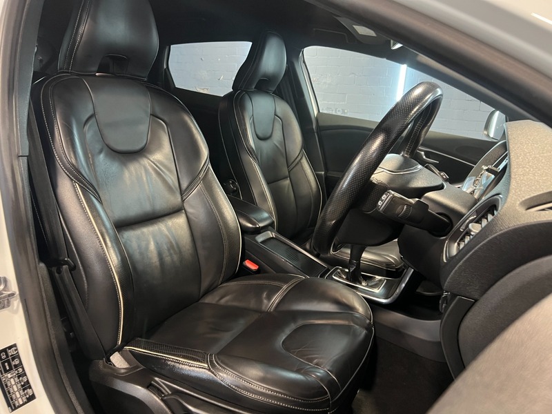 Used Volvo V40 2017 for sale - 76962872: Photo 14