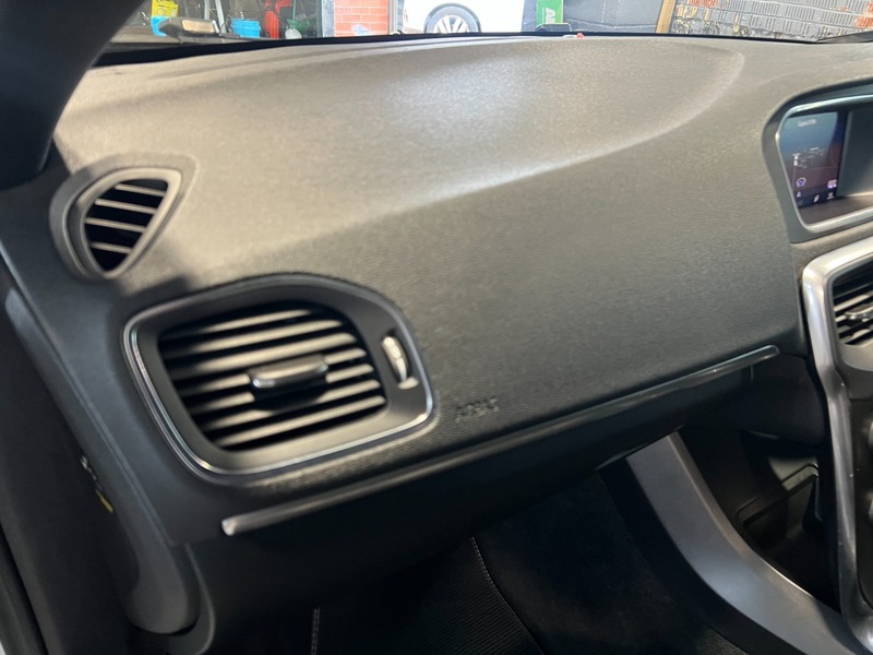 Used Volvo V40 2017 for sale - 76962872: Photo 24