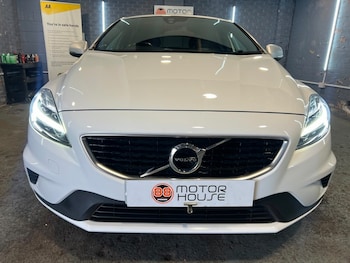 Used Volvo V40 2017 for sale - 76962872: Photo