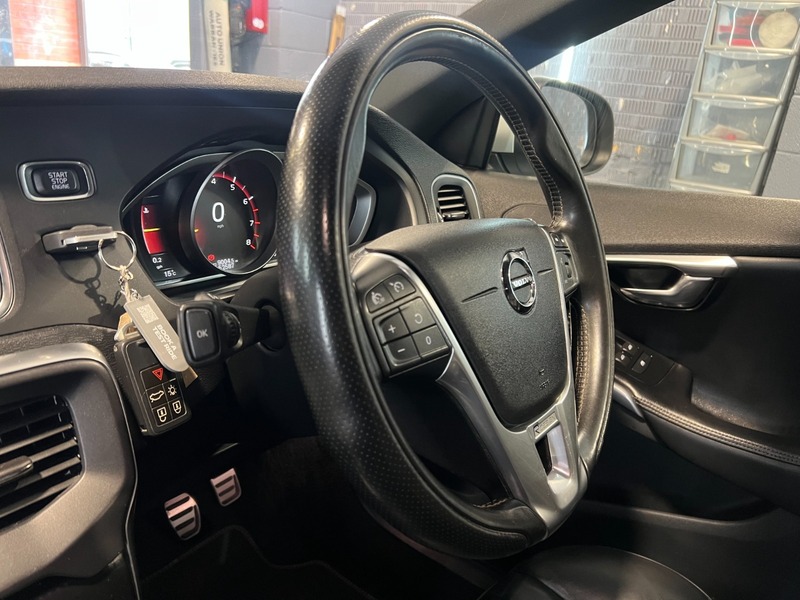 Used Volvo V40 2017 for sale - 76962872: Photo 31