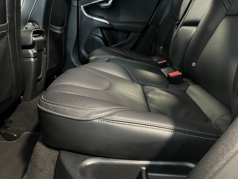 Used Volvo V40 2017 for sale - 76962872: Photo 35