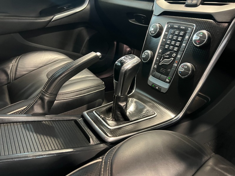 Used Volvo V40 2017 for sale - 76962872: Photo 39