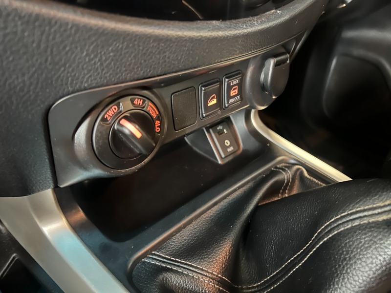 Used Nissan Navara 2017 for sale - 77162073: Photo 37