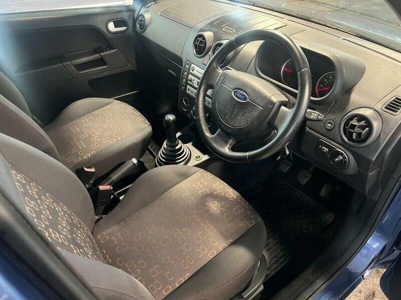 Used Ford Fusion 2005 for sale - 76591281: Photo 8