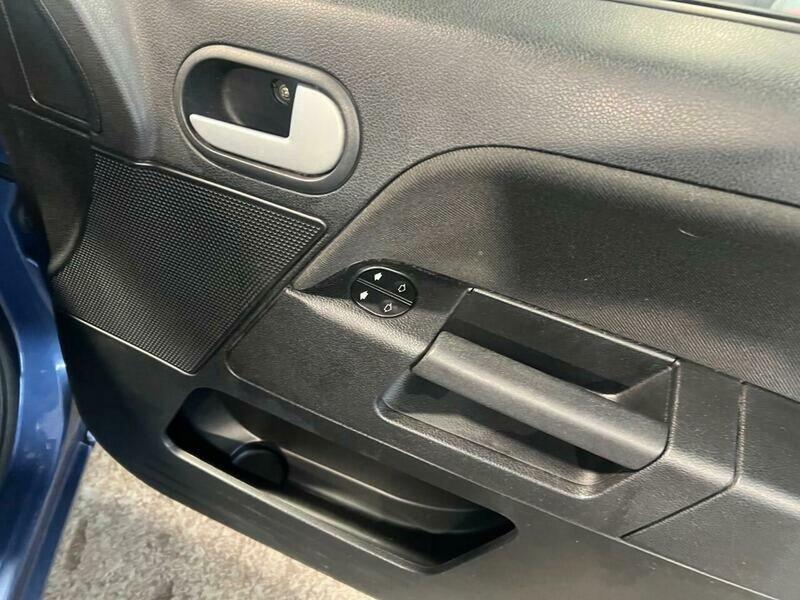 Used Ford Fusion 2005 for sale - 76591281: Photo 9