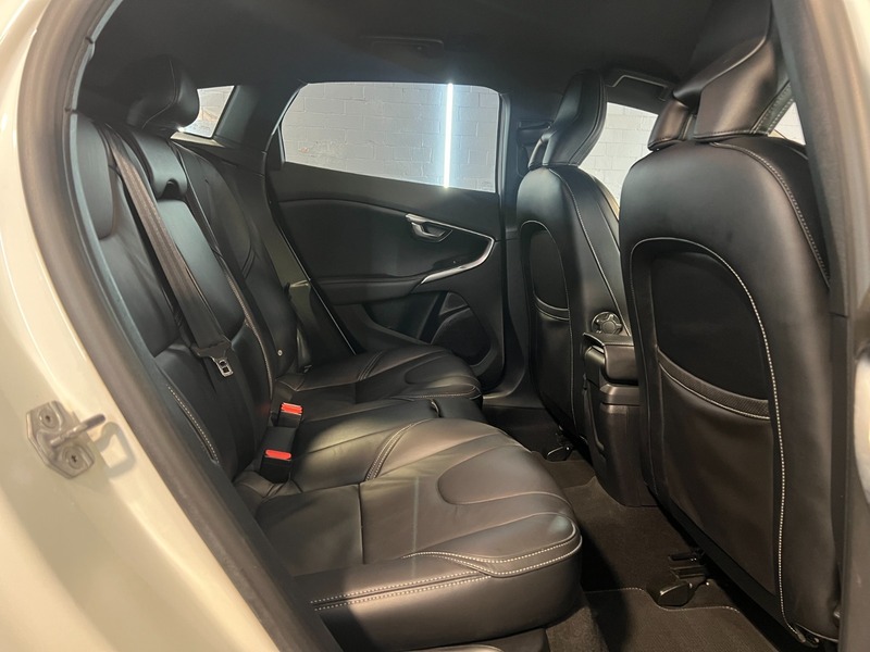 Used Volvo V40 2017 for sale - 76029769: Photo 18