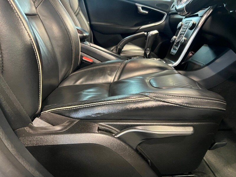 Used Volvo V40 2017 for sale - 76029769: Photo 37