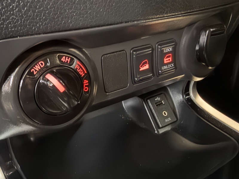 Used Nissan Navara 2017 for sale - 77572458: Photo 37