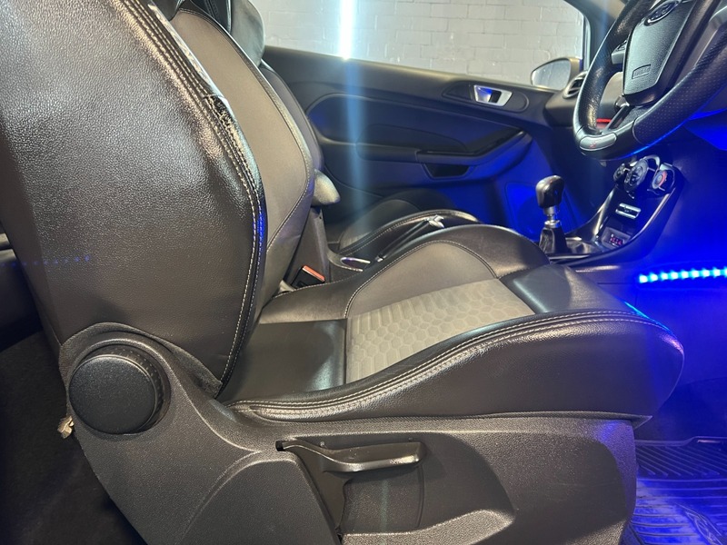 Used Ford Fiesta 2014 for sale - 76896678: Photo 25