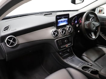 Used Mercedes-Benz GLA 2018 for sale - 79362868: Photo