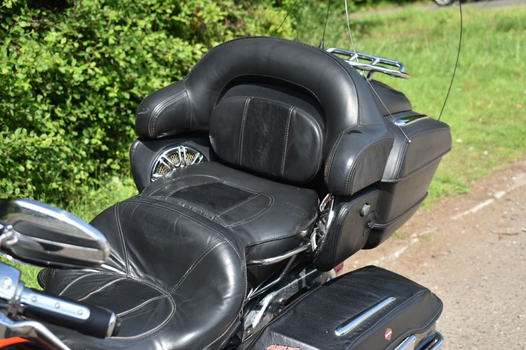 Harley-Davidson FLHTCUSE UL CLASSIC SCREAMIN E