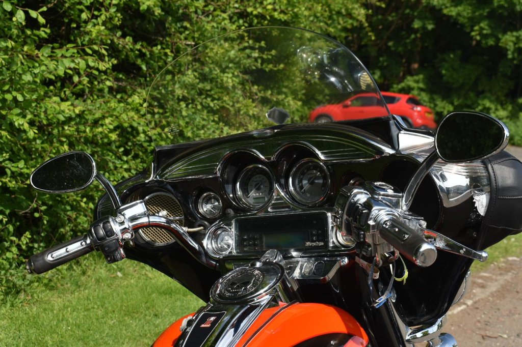 Harley-Davidson FLHTCUSE UL CLASSIC SCREAMIN E