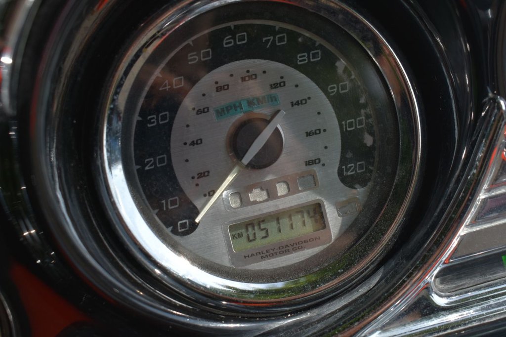 Harley-Davidson FLHTCUSE UL CLASSIC SCREAMIN E