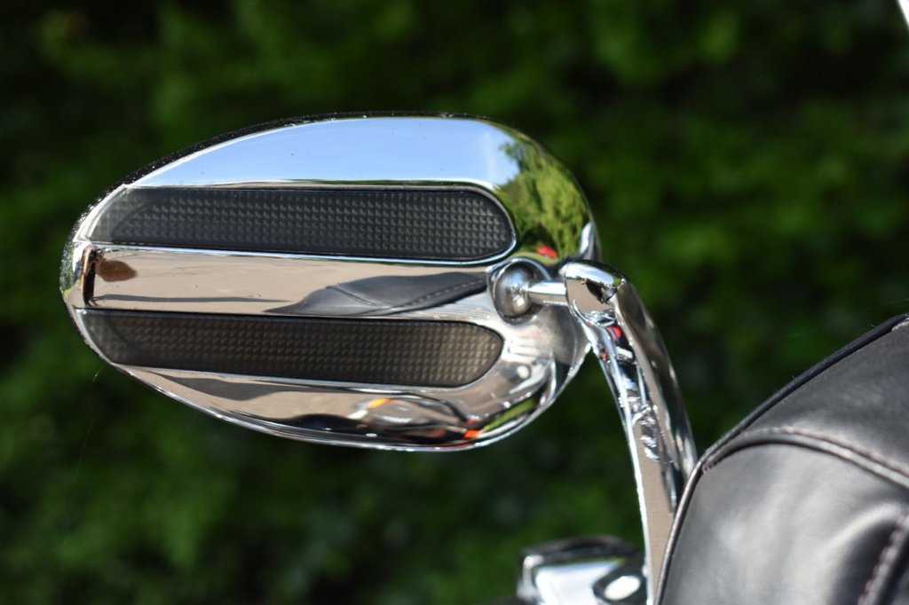 Harley-Davidson FLHTCUSE UL CLASSIC SCREAMIN E