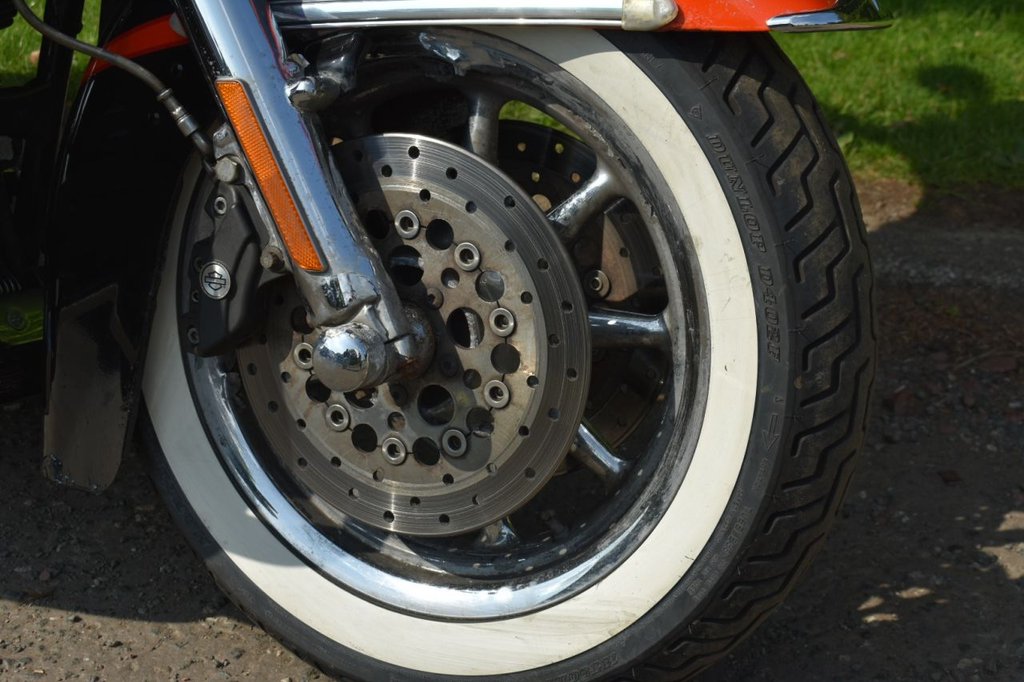 Harley-Davidson FLHTCUSE UL CLASSIC SCREAMIN E