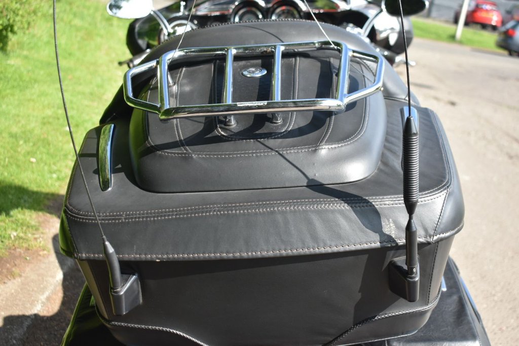 Harley-Davidson FLHTCUSE UL CLASSIC SCREAMIN E