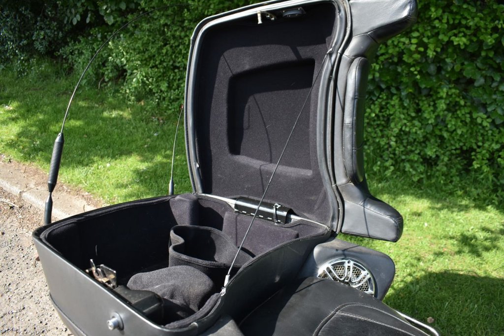 Harley-Davidson FLHTCUSE UL CLASSIC SCREAMIN E