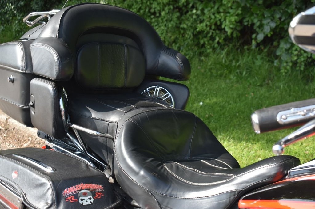 Harley-Davidson FLHTCUSE UL CLASSIC SCREAMIN E