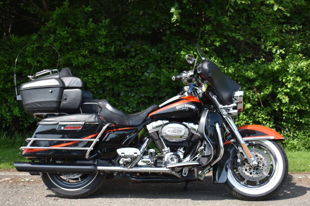 Harley-Davidson FLHTCUSE UL CLASSIC SCREAMIN E