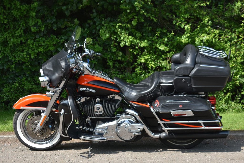 Harley-Davidson FLHTCUSE UL CLASSIC SCREAMIN E