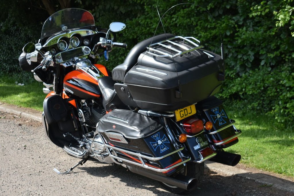 Harley-Davidson FLHTCUSE UL CLASSIC SCREAMIN E