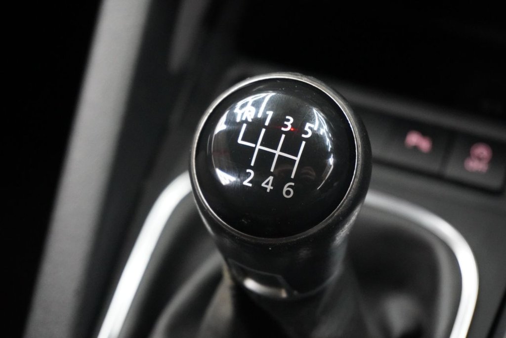 Used Volkswagen Scirocco 2015 for sale - 77990693: Photo 35