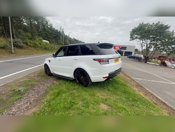 Used Land Rover Range Rover Sport 2015 for sale - 79506921: Photo