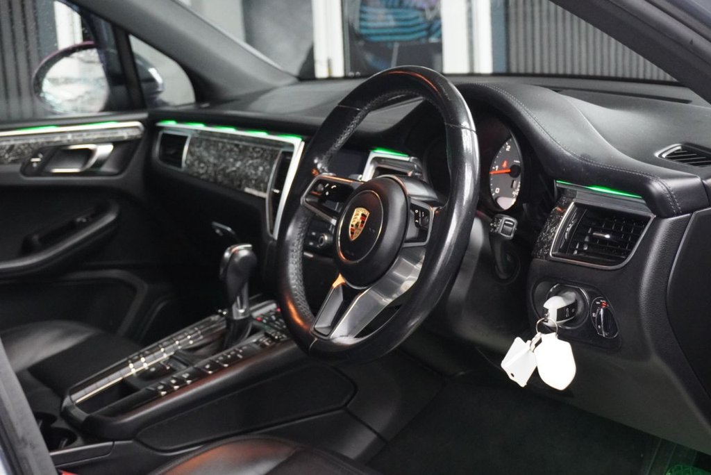 Used Porsche Macan 2016 for sale - 77263043: Photo 32