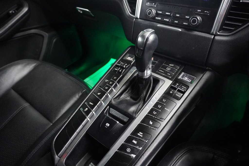 Used Porsche Macan 2016 for sale - 77263043: Photo 36