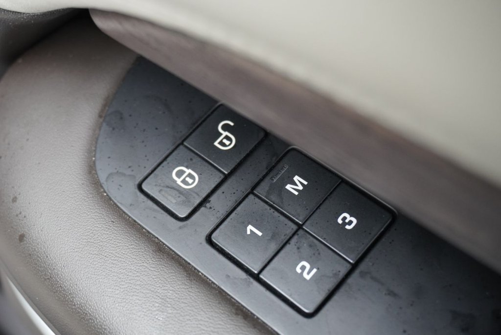 Used Land Rover Discovery 2018 for sale - 77188060: Photo 40