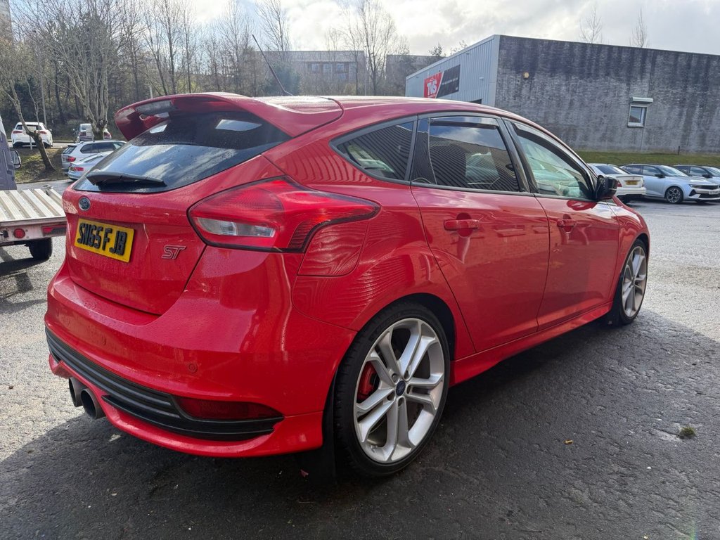 Used Ford Focus 2015 for sale - 78056403: Photo 2