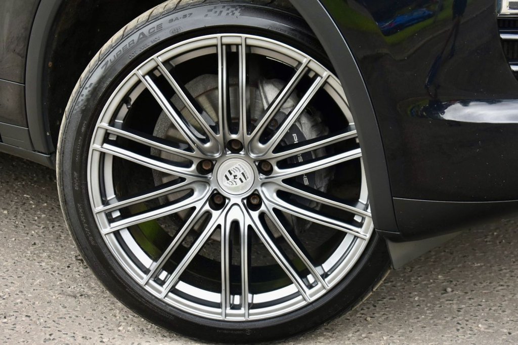 Used Porsche Cayenne 2012 for sale - 77187930: Photo 3