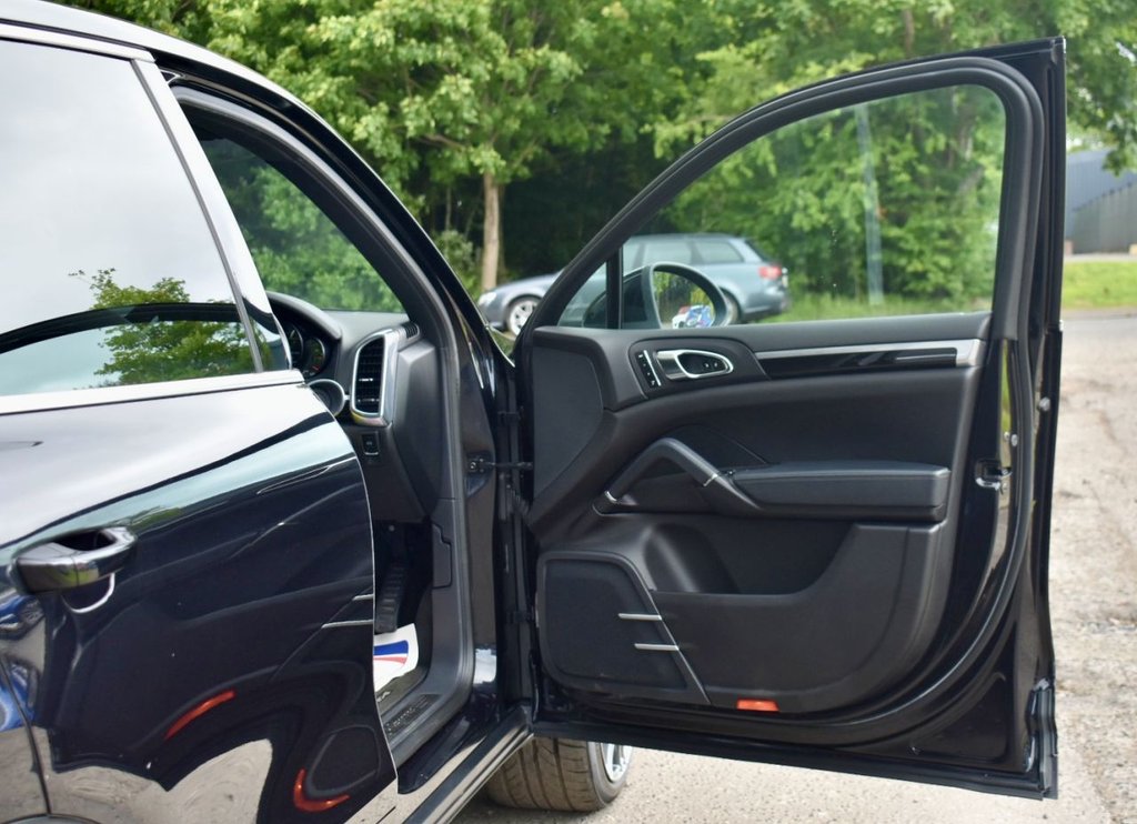 Used Porsche Cayenne 2012 for sale - 77187930: Photo 33