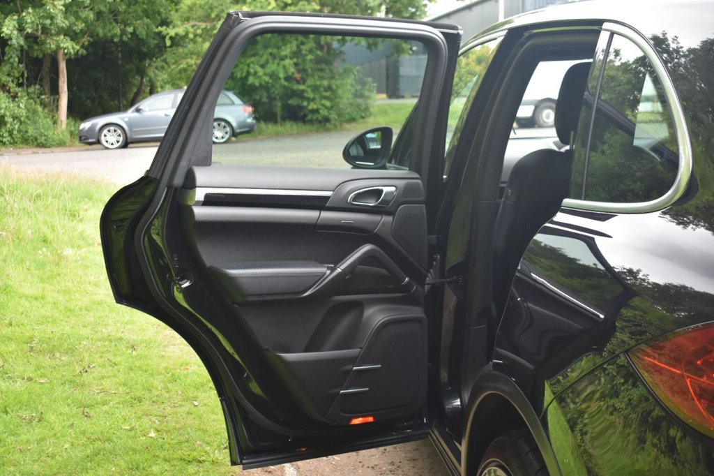 Used Porsche Cayenne 2012 for sale - 77187930: Photo 50