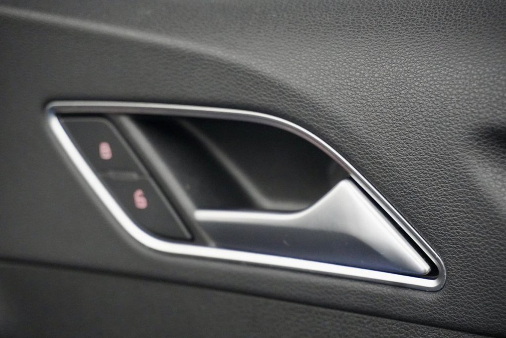 Used Audi A3 Cabriolet 2015 for sale - 77263555: Photo 28