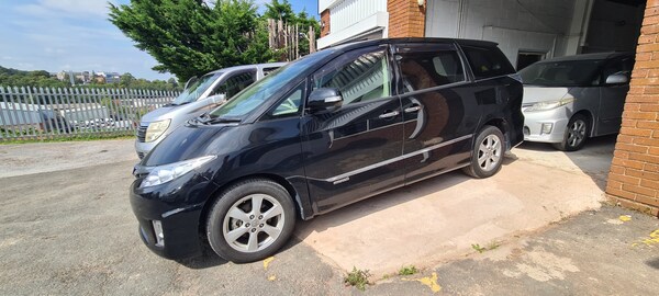 Used Toyota Estima 2011 for sale - 73437333: Photo 2