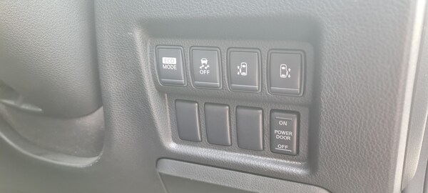 Used Nissan Elgrand 2010 for sale - 73437021: Photo 10