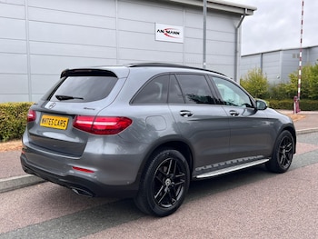 Used Mercedes-Benz GLC 2019 for sale - 79622436: Photo