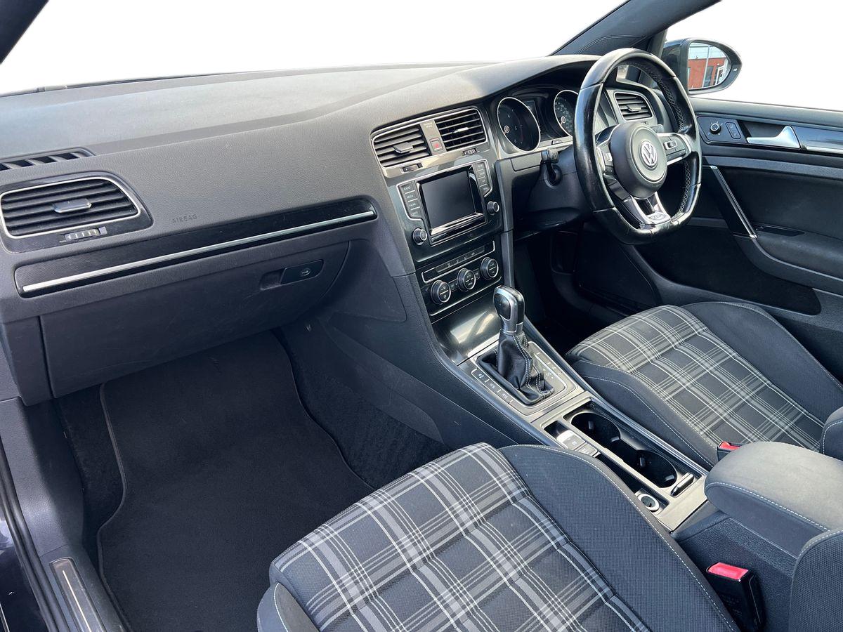 Used Volkswagen Golf 2014 for sale - 76888697: Photo 15