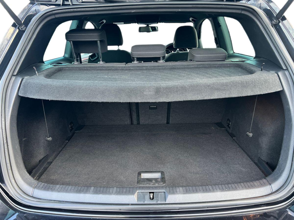 Used Volkswagen Golf 2014 for sale - 76888697: Photo 18