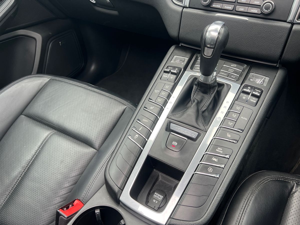 Used Porsche Macan 2016 for sale - 78211973: Photo 32