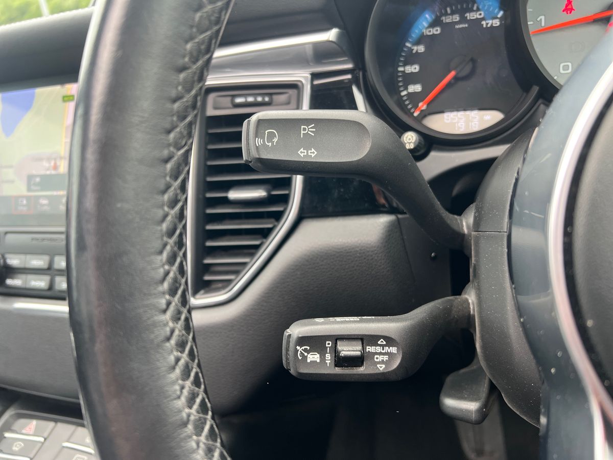 Used Porsche Macan 2016 for sale - 78211973: Photo 35