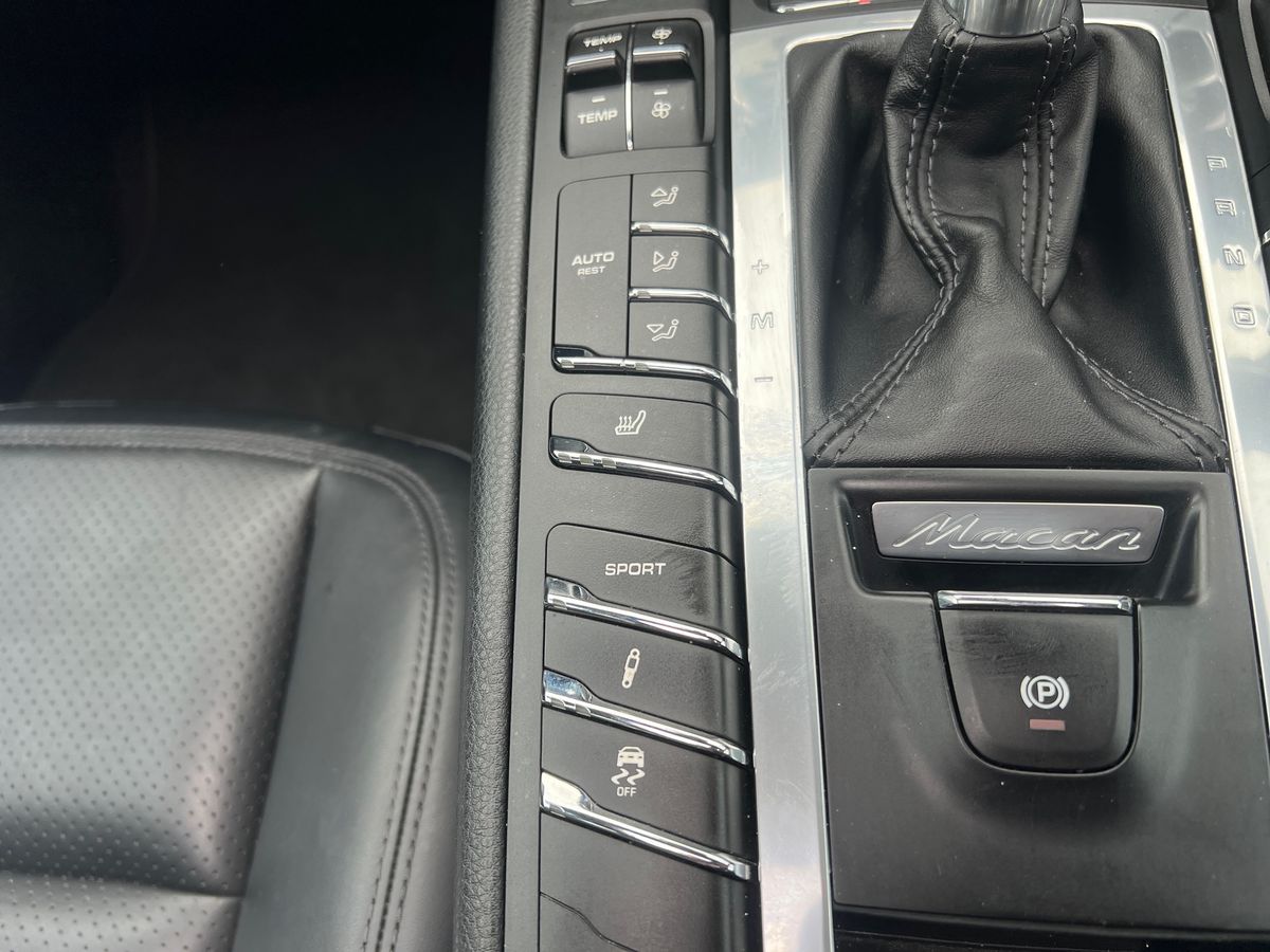 Used Porsche Macan 2016 for sale - 78211973: Photo 38