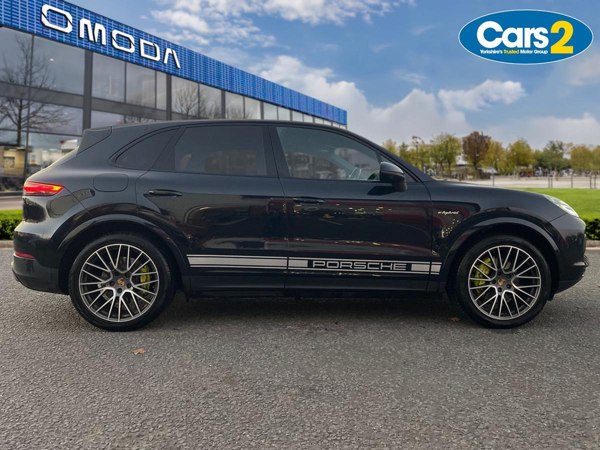 Used Porsche Cayenne 2021 for sale - 76609516: Photo 2