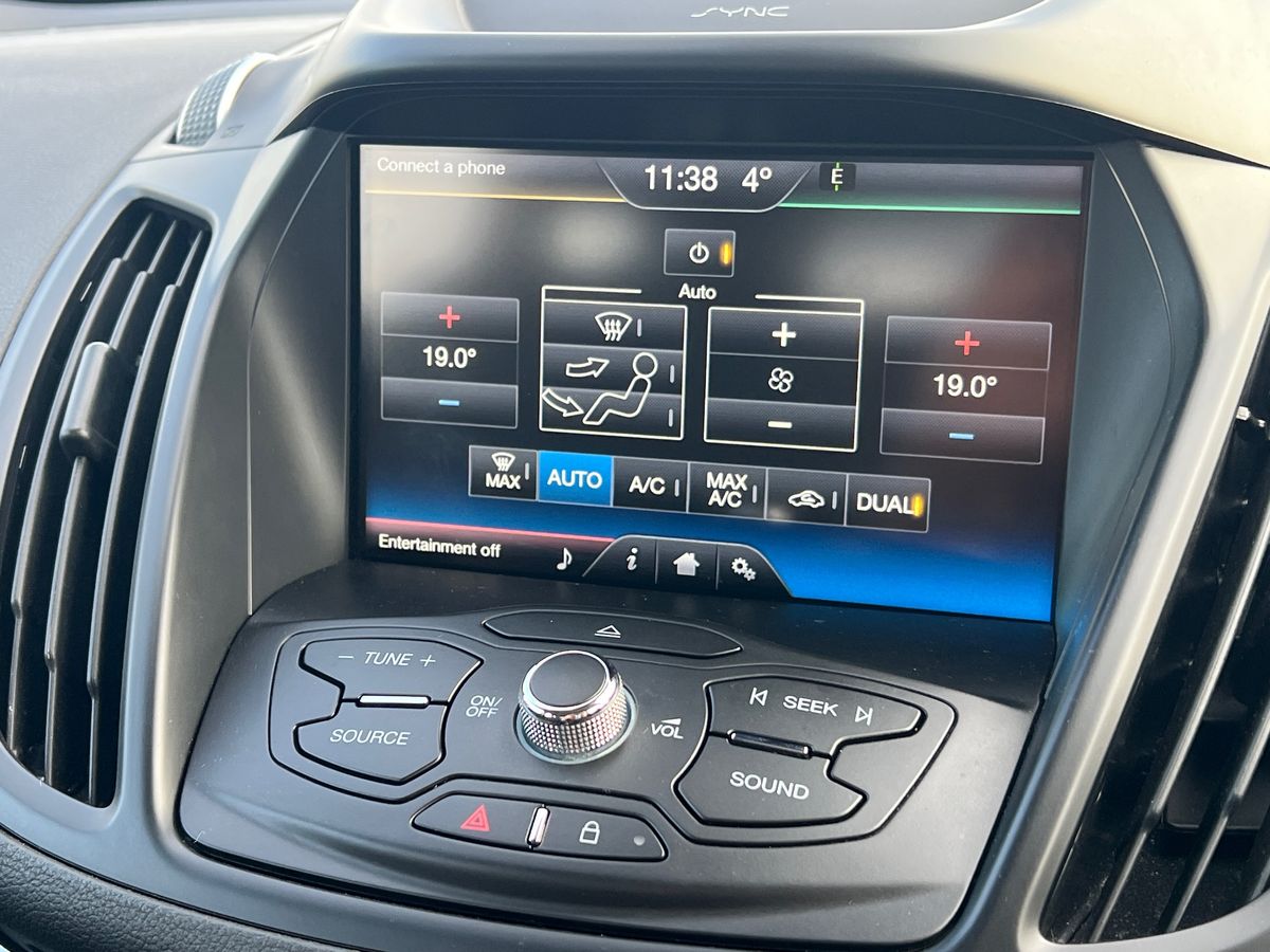 Used Ford Kuga 2016 for sale - 76842099: Photo 32