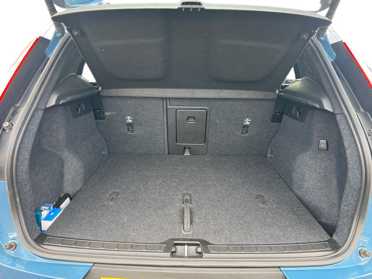 Used Volvo XC40 2023 for sale - 76568139: Photo 18